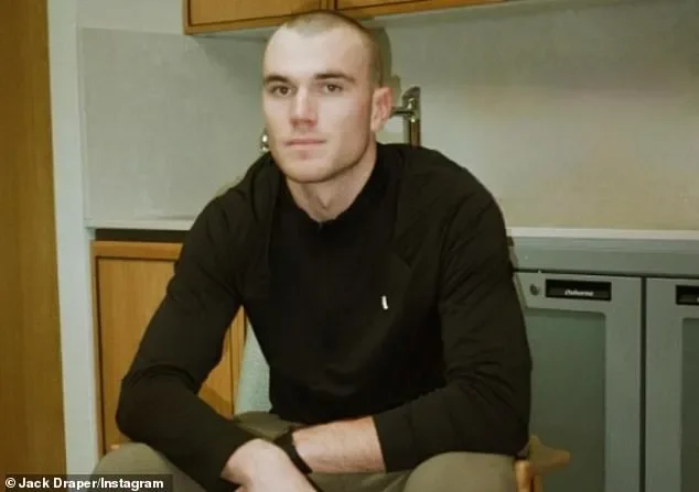 Buzzed for Valentine's Day! British tennis star Jack Draper shows off his dramatic new hairstyle - 1
