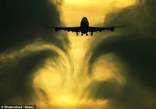 Nationwide travel chaos as hurricane-force winds rip through multiple US states - 1