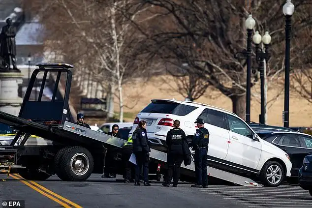 Man holding loaded shotgun arrested while sprinting towards US Capitol - 2