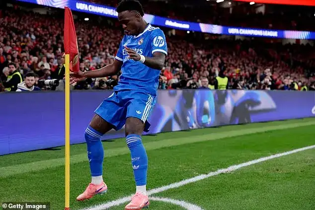 Mourinho's 'big mistake' after 'disgusting' Vinicius incident - 1