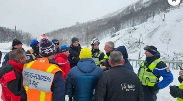Moment avalanche cascades down mountain in Italy as dozens of skiers watch on - before desperately trying to flee - 1