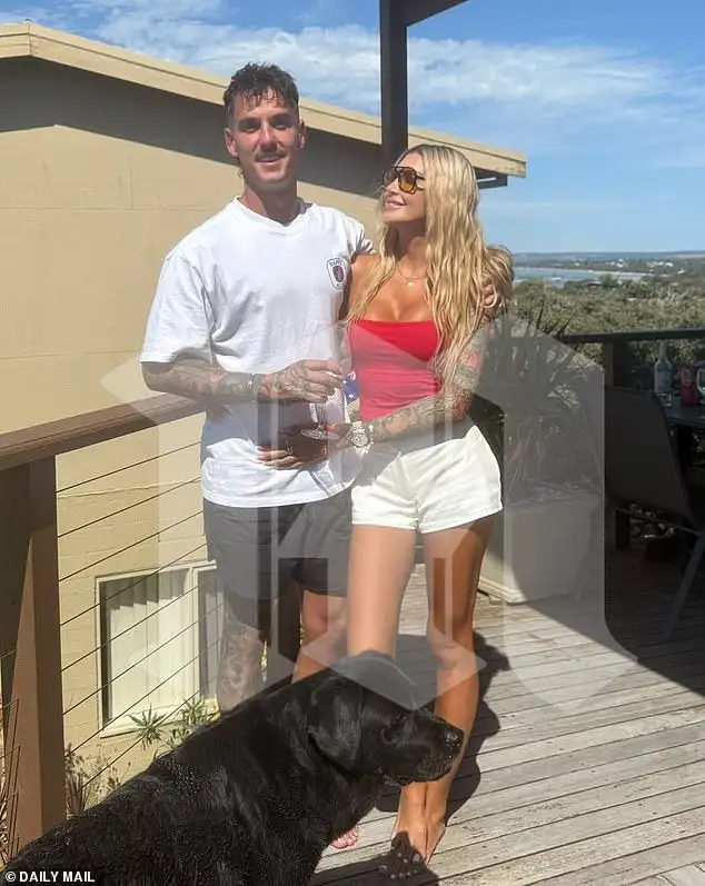 MAFS bride Gia Fleur steps out with new boyfriend Alan Wallace in Melbourne after confirming secret romance as she admits: 'I can't keep pretending I'm with Scott' - 4