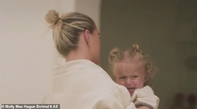 Zoe Rae Hague celebrates her 30th birthday with pals but pregnant sister Molly Mae is nowhere to be seen as she shares snaps from boozy bash - 4