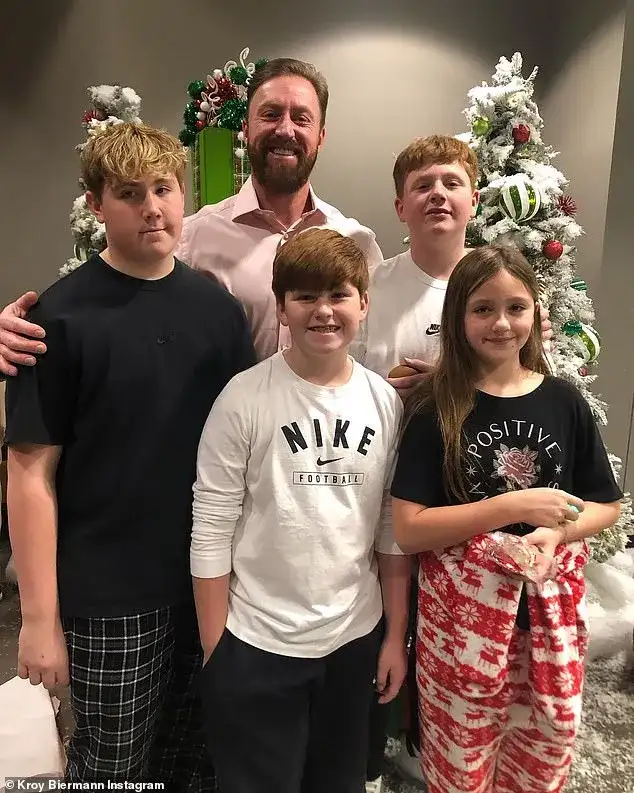 Kim Zolciak denies she's 'lost custody' of her kids after judge orders they stay with her ex Kroy Biermann - 2