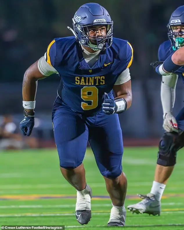Star California High School Football Player Dies Suddenly at Age 17 - 1