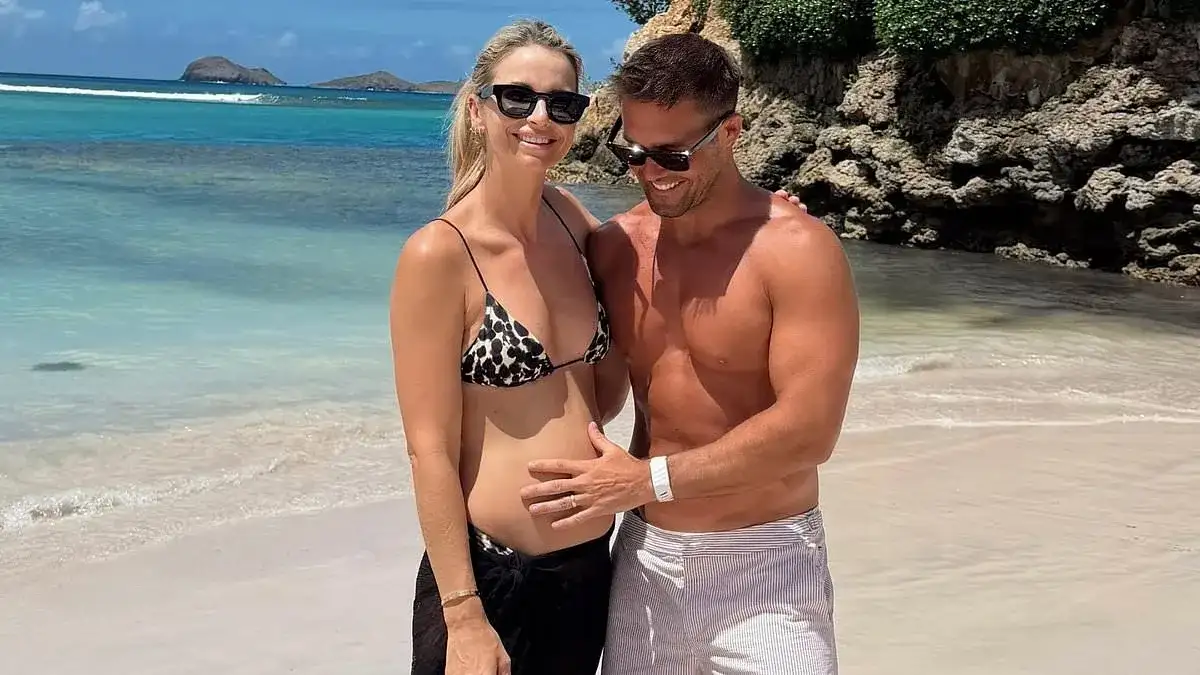 Pregnant Vogue Williams beams as she steps out after announcing she is expecting her fourth child with husband Spencer Matthews - 3