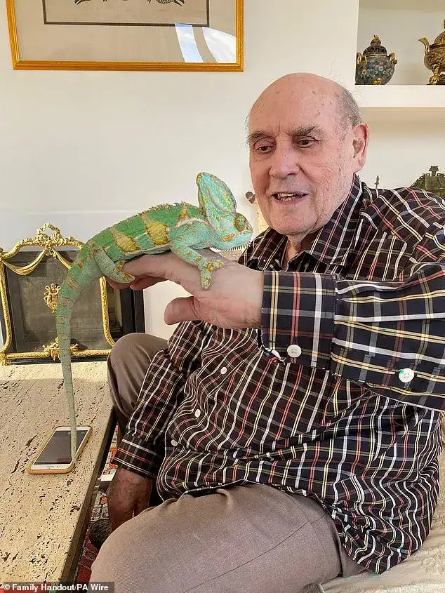 Zoologist, author and presenter Desmond Morris dies aged 98 - 2