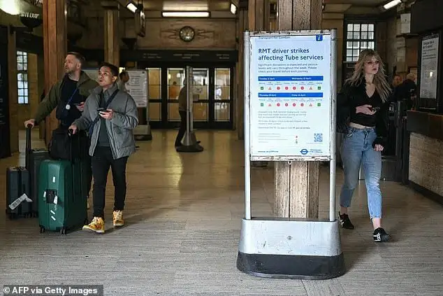 Tube strike LIVE: Morning rush-hour chaos as walkout causes severe disruption across the London Underground - 2