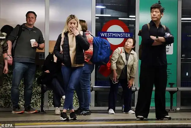 Tube strike LIVE: Morning rush-hour chaos as walkout causes severe disruption across the London Underground - 3