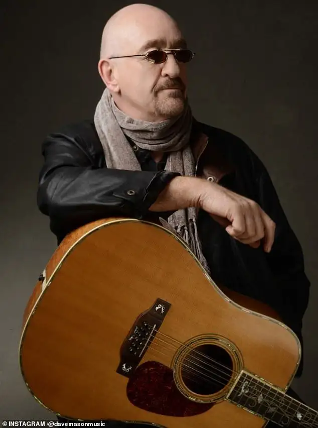 Rock Legend Dave Mason Dies at 79 After a 'Storybook Ending' Final Day at Home - 1