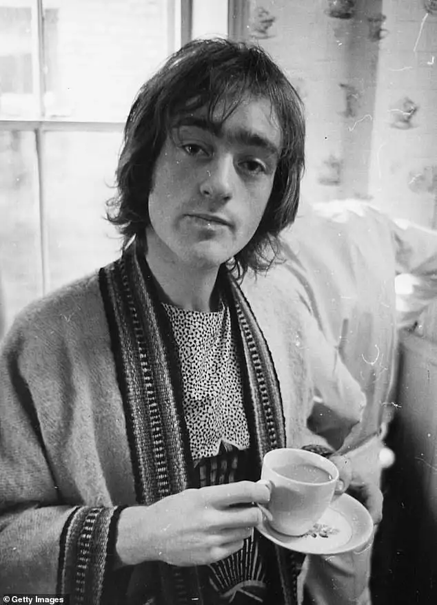 Rock Legend Dave Mason Dies at 79 After a 'Storybook Ending' Final Day at Home - 4