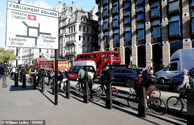 Tube strike LIVE: Multiple London Underground lines suspended over Friday morning rush hour - 4