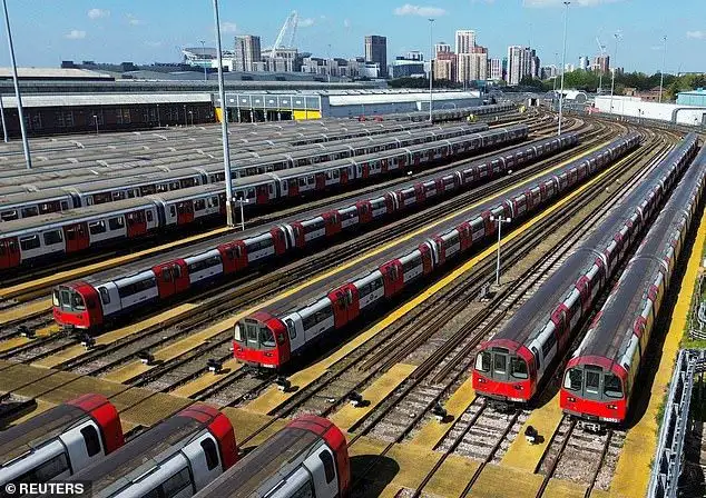 Tube strike LIVE: Multiple London Underground lines suspended over Friday morning rush hour - 3