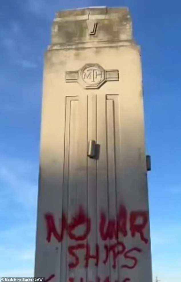 'Disgraceful' attack on Port Melbourne war memorials on the eve of Anzac Day - 1