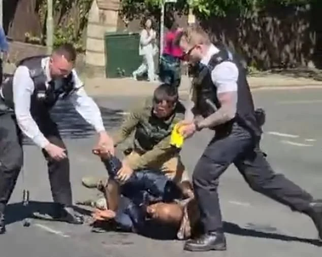 'I was trying to save a life,' says man who intervened in Golders Green attack - 1