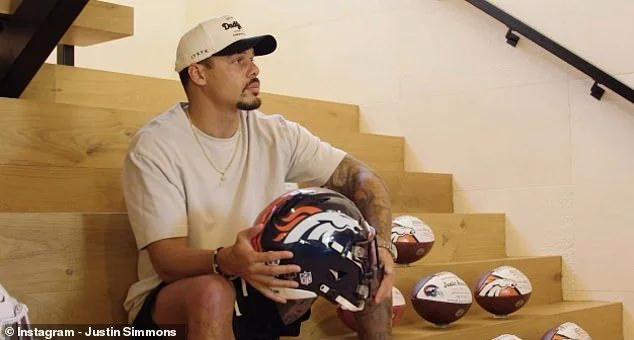 Simmons retires as Bronco: 'My heart, my home' - 1