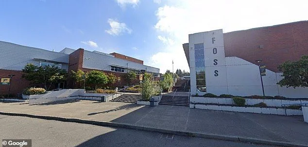 At least 5 injured after stabbing at Washington state high school - 2