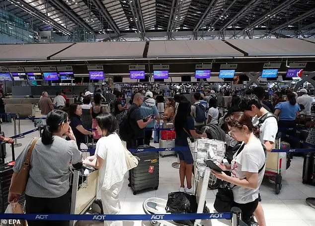 Airlines cut 13,000 flights in May as jet fuel prices soar - 1