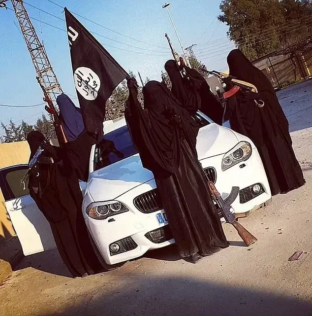 Families hope to meet ‘ISIS brides’ at airport as police plan arrests - 1