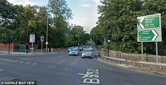 Appeal after car drives towards Jewish children - 2