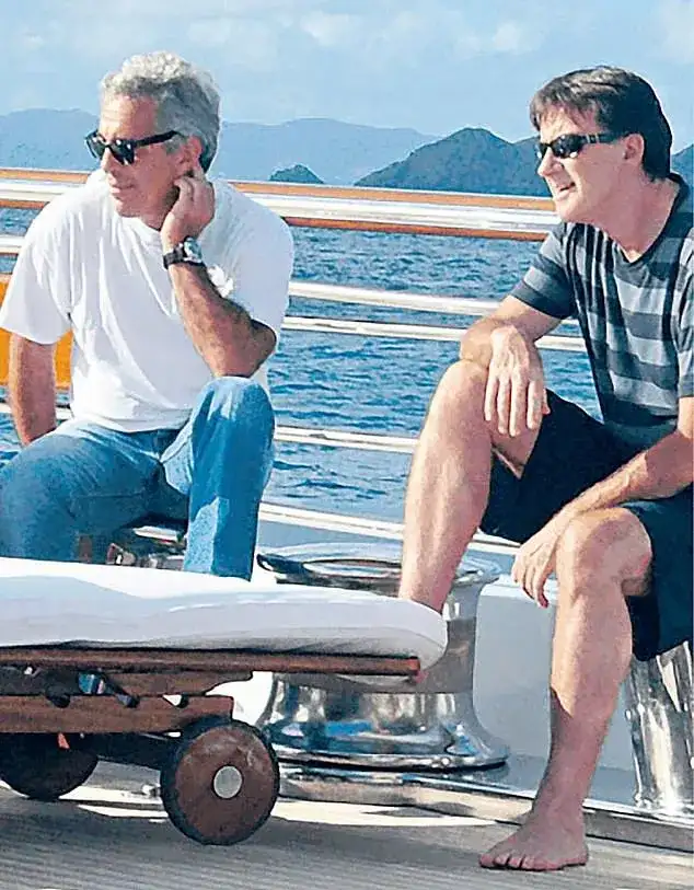 Mandelson papers being withheld, says intelligence watchdog - 1