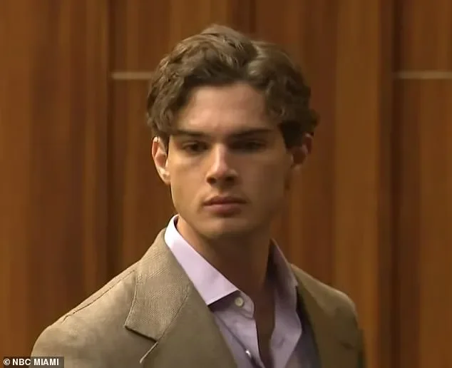 Clavicular Trial Takes Twist as Looksmaxxing Influencer Upstaged by 'Handsome' Judge in Viral 'Judgemogging' Moment - 3