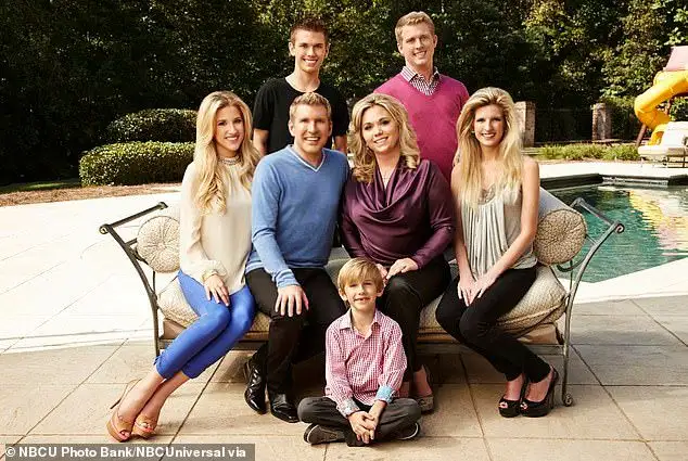 Lindsie Chrisley arrested for suspicion of DUI... a month after her boyfriend was detained for aggravated assault - 3