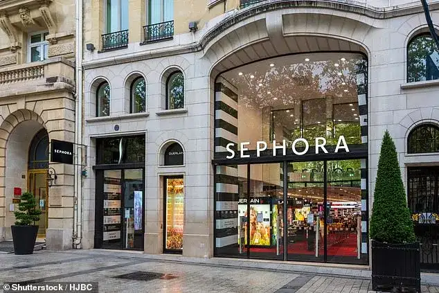 Urgent warning for Sephora shoppers as Margot Robbie-backed luxury shampoo is recalled over dangerous bacteria - 2