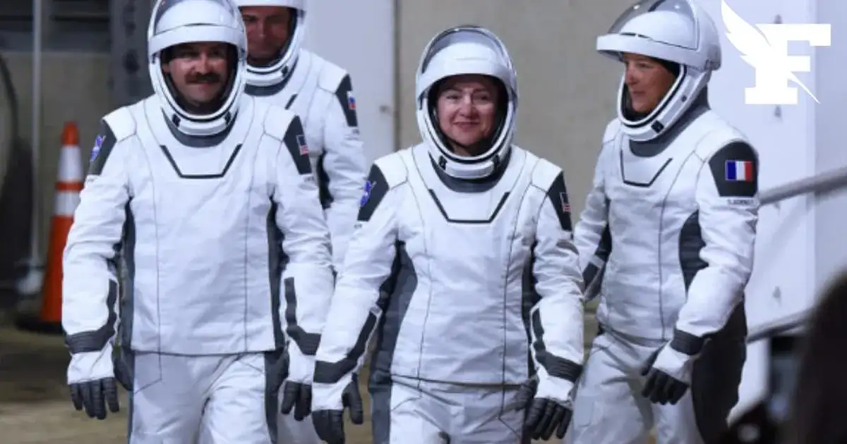 ISS astronauts in evacuation mode as Russia attempts to fix widening air leak - 2
