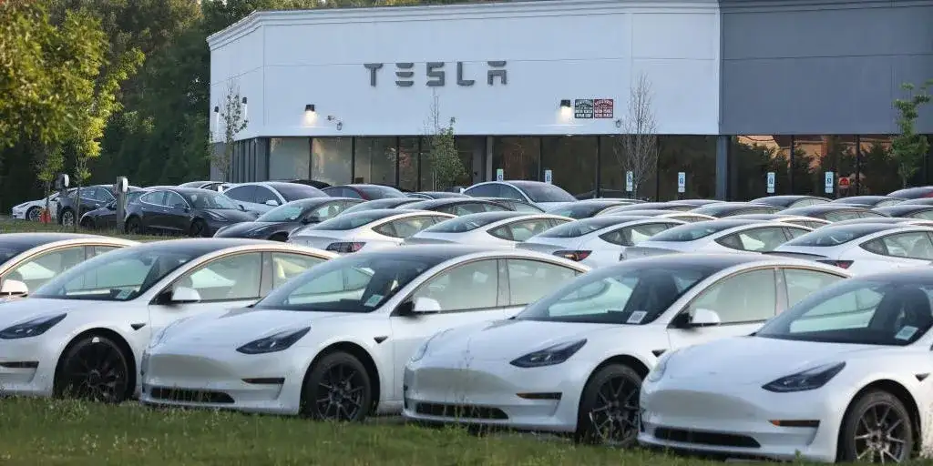 Investors Fret Over Tesla’s $25 Billion A.I. Bet - 1