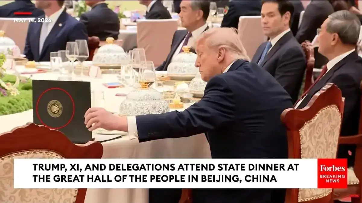 Viral Post Claims Donald Trump Caught On Camera Secretly Snooping Through Xi Jinping's Private Notebook In Beijing - 3