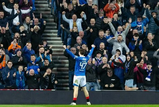RANGERS 4 ABERDEEN 1: Moore provides the magic as hosts dismantle dismal Dons - 2