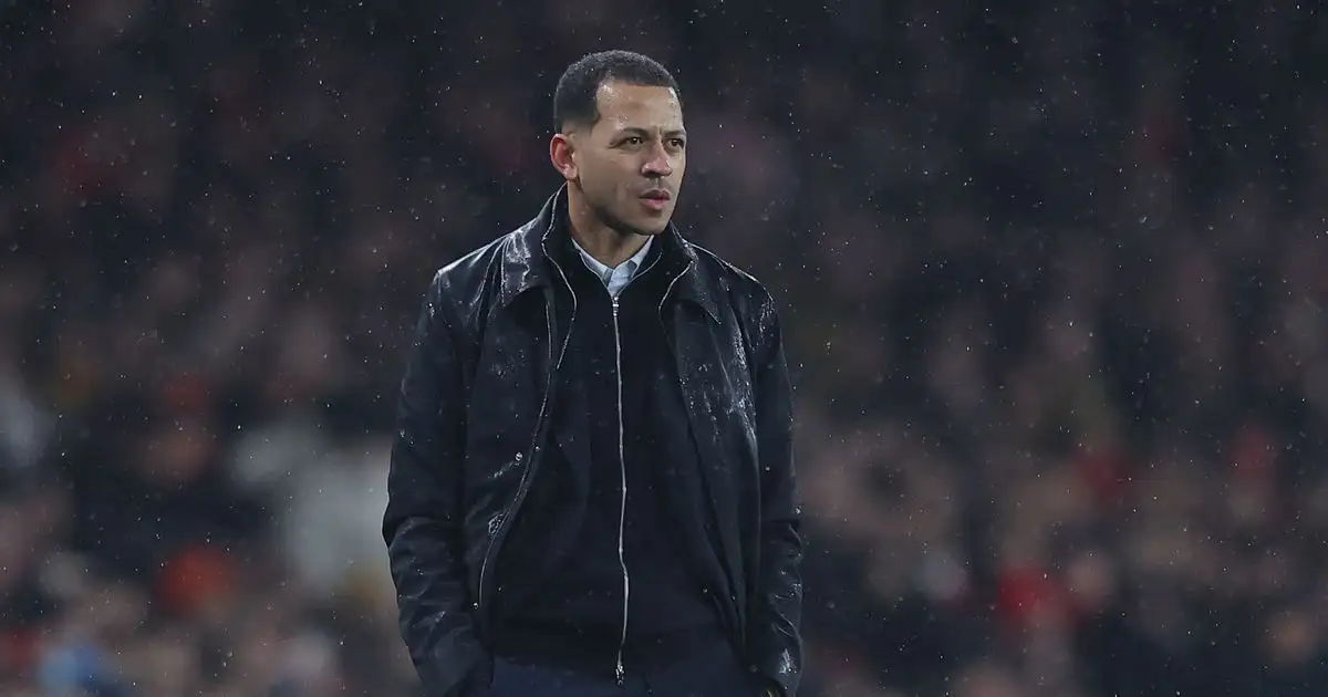 The Chelsea star who 'can't believe boss Liam Rosenior was a professional footballer': Manager admits 'people are laughing at me' after viral video of his awful ball control on the touchline - 1