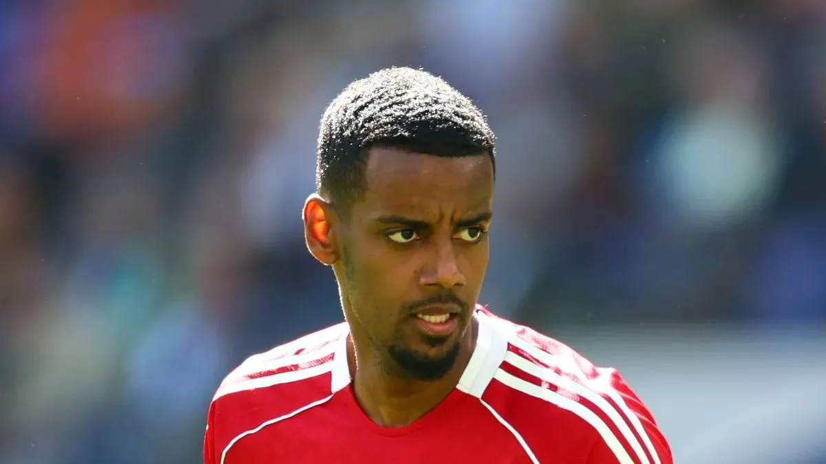 Liverpool: Arne Slot explains latest Alexander Isak injury amid double fitness blow - 4