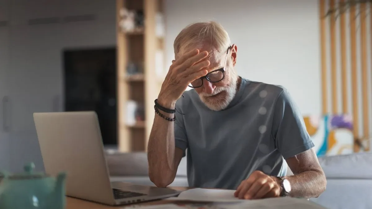 UK households hit with £100 fines warning over DWP rule - 4