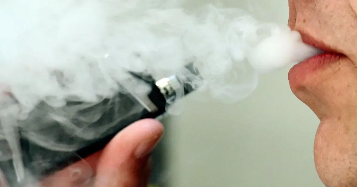 Vaping to be banned in cars carrying children under Government plans - 4