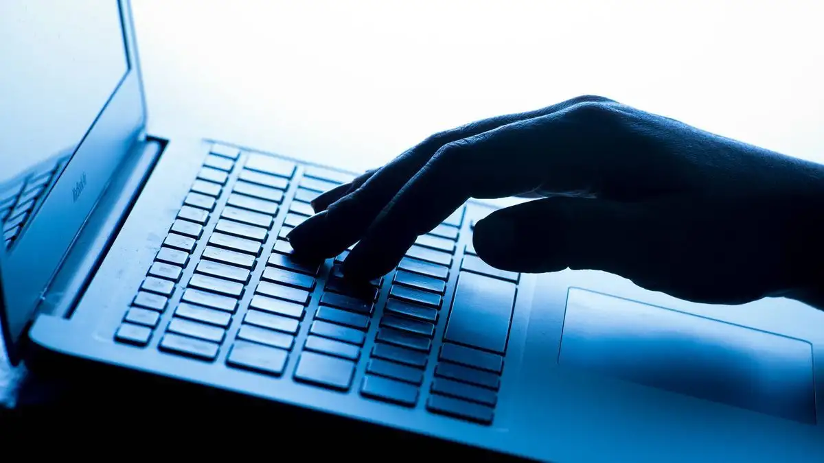 Liberal bill would force companies to simplify data access for police. No one knows the cost - 4