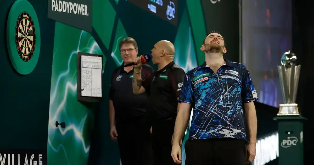 PDC referee had to intervene due to rare mistake commentators 'had never seen' - 4