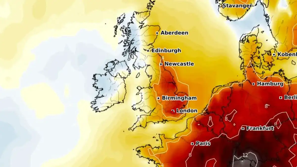 Rain and storms timeline for Saturday and the latest on the mini heatwave coming up - 1