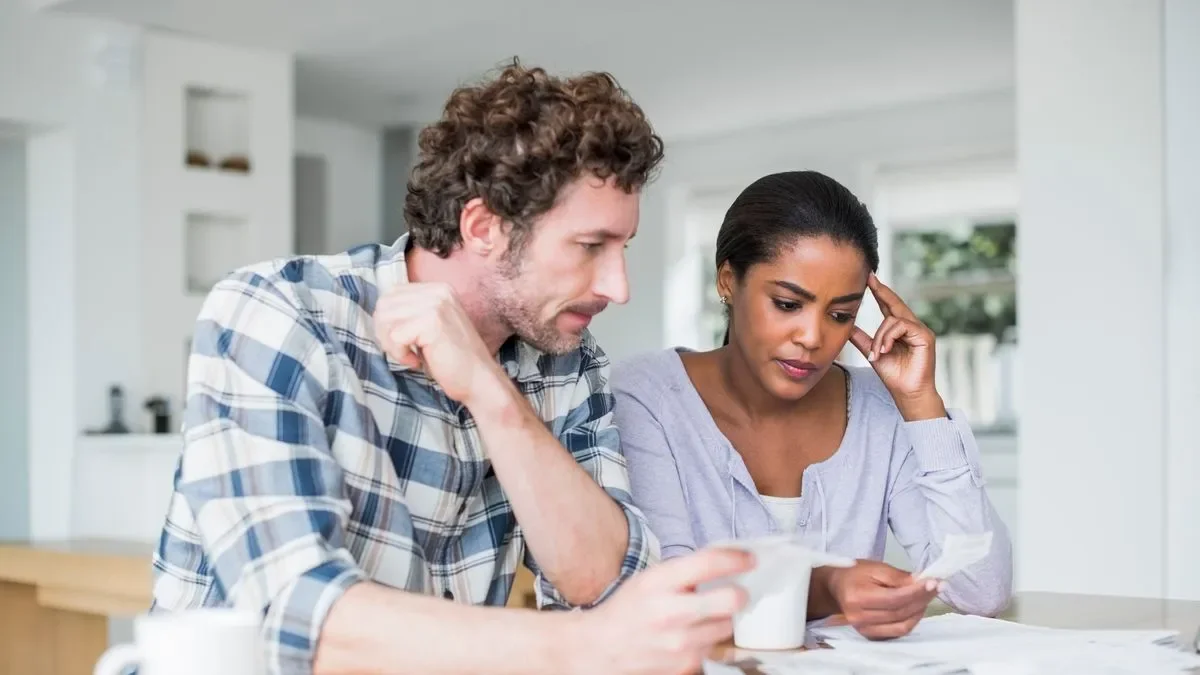 UK households hit with £100 fines warning over DWP rule - 3
