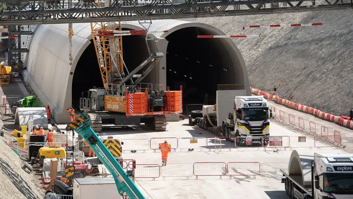 UK ministers considered abandoning HS2 amid spiralling costs - 4