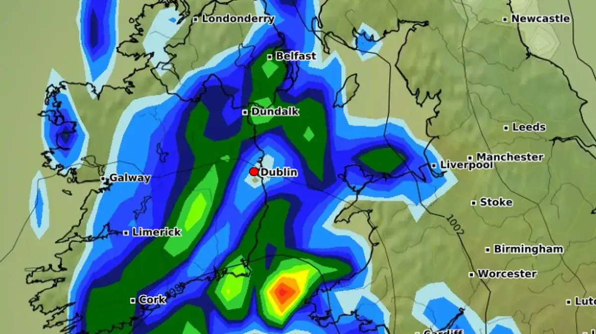 Rain and storms timeline for Saturday and the latest on the mini heatwave coming up - 3
