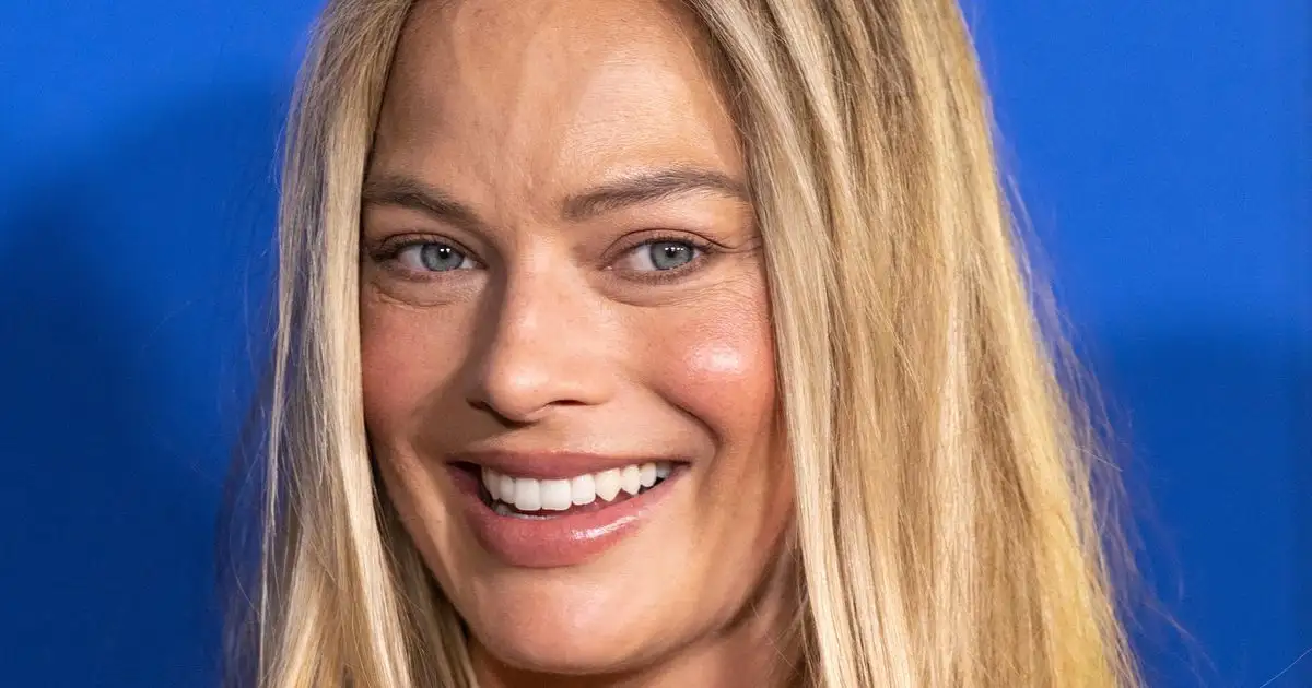 Margot Robbie hails BBC’s Gavin & Stacey as “Best Show Ever” - 4