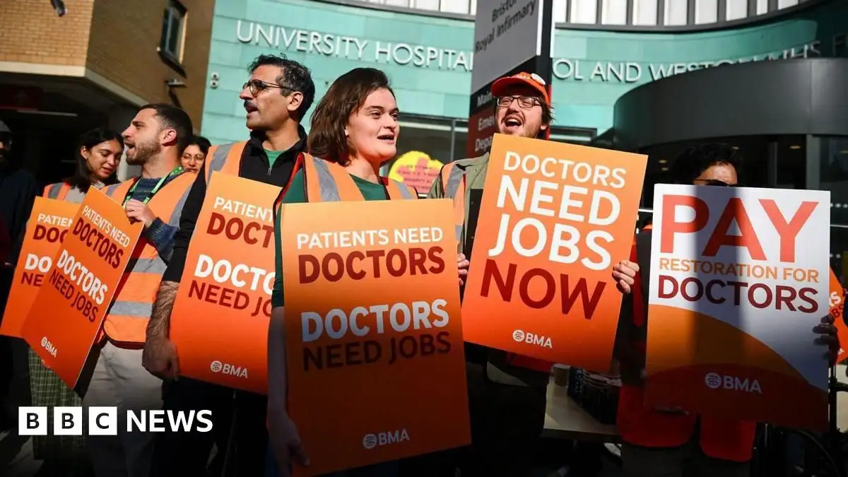 Resident doctors announce next set of strikes on same day BMA meet new Health Secretary James Murray - 3