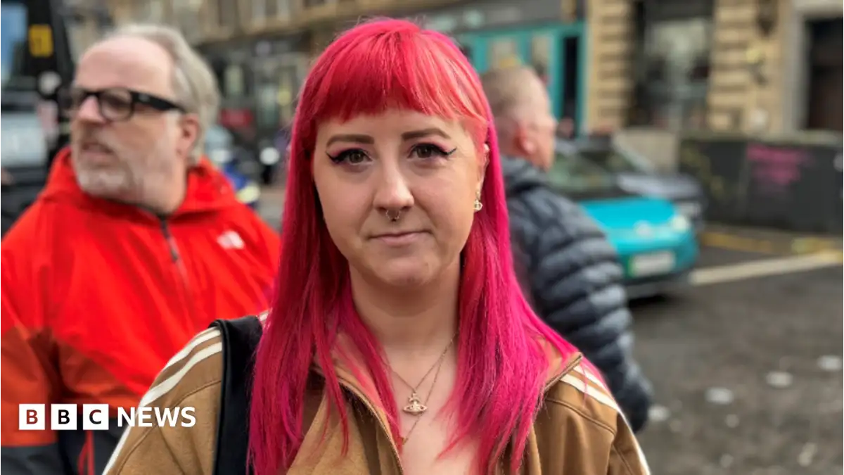 Business owners 'heartbroken' after retail units destroyed in Glasgow fire - 4