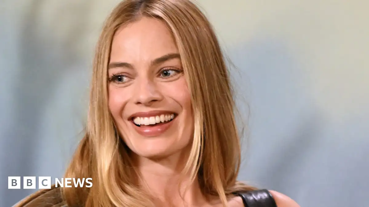 Margot Robbie hails BBC’s Gavin & Stacey as “Best Show Ever” - 1