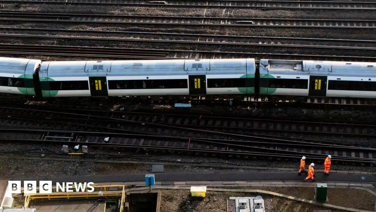 London travel news LIVE: Train cancellations and Tube disruption cause rush-hour chaos - 1