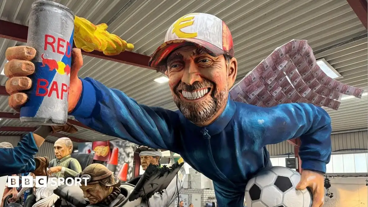 Moustachioed Jurgen Klopp dresses up as famous TV character for Mainz Carnival - but can YOU guess who the former Liverpool manager is? - 2