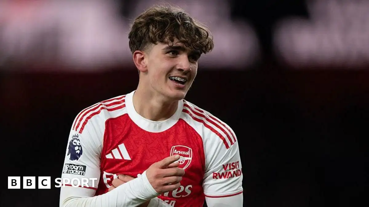 Dowman becomes youngest Premier League title winner - 1