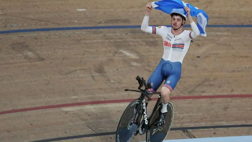 True blue: Graham defies wonky course to win medal in final Games - 4
